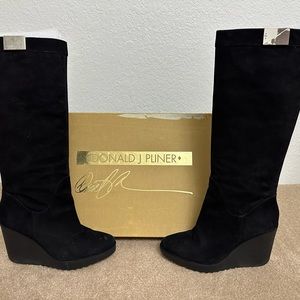 Donald Pliner Iliya Suede Black Boots size 7